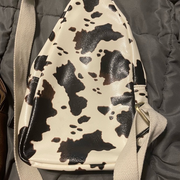 Stylish Brown and Cow Print Crossbody Bags - Picture 7 of 7